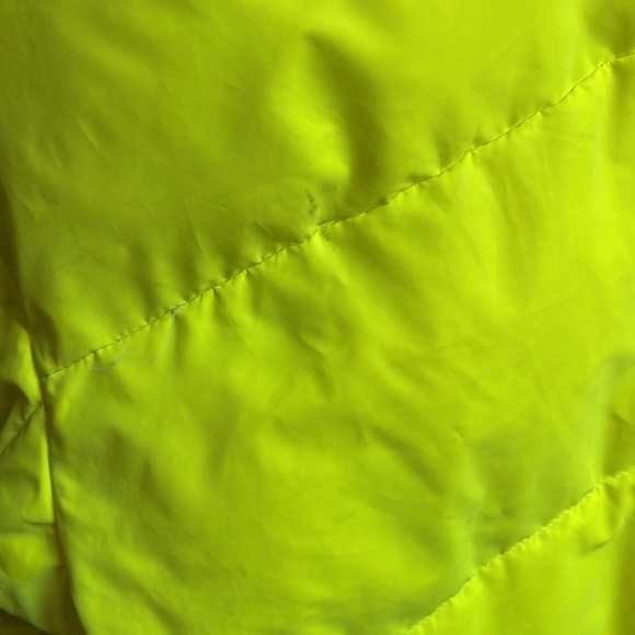 New unisex neon yellow DKNY winter coat. Size XXL - Picture 12 of 13